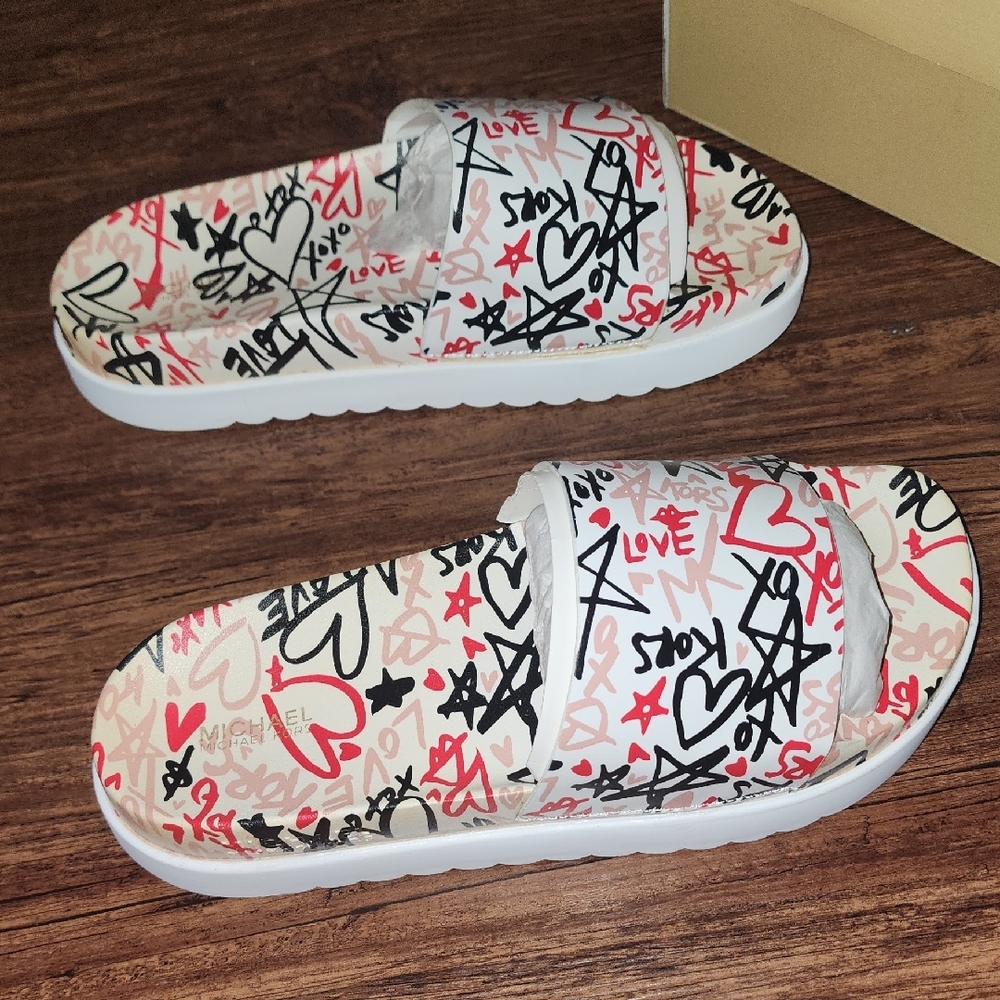 New Michael Kors Tyra Qixi Graffiti Print Optic White Slides Size 9 - Picture 8 of 16